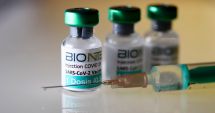 Stire din Eveniment : 1.205 de doze de vaccin antiCOVID-19 pierdute. Între motive: spargerea flacoanelor sau temperatura inadecvată
