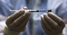 Stire din Economie : Vaccinul împotriva Covid se poate face în același timp cu cel antigripal