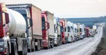 Stire din Actualitate : Cozi infernale la Vama Siret. Șoferii așteaptă și 15 ore să iasă din țară