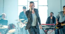 Stire din Cultură-Educație : "Vama" și "Celelalte Cuvinte" fac litoralul să vibreze în acorduri rock