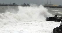 Stire din Social : Atenţionare meteorologică! Intensificări ale vântului în cea mai mare parte a ţării, până la ora 23:00