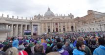 Stire din Cultură-Educație : Slujbele de la Vatican se desfășoară fără credincioși