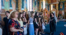 Stire din Cultură-Educație : Patru zile în lumina icoanei. Tabăra de Iconografie de la Mănăstirea Colilia s-a încheiat cu un vernisaj și sfințirea lucrărilor
