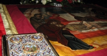 Stire din Cultură-Educație : Vinerea Mare, zi de doliu pentru creștini. Se trece pe sub masă