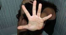 Stire din Actualitate : REVOLTĂTOR! Două surori, condamnate de către un judecător să fie violate