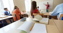 Stire din Eveniment : Percheziții și acuzații șocante. Profesor și doi foști elevi, vizați într-un dosar de viol
