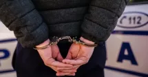 Stire din Eveniment : Tânăr de 24 de ani reținut pentru viol și violare de domiciliu