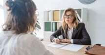 Stire din Actualitate : Firmele care angajează victime ale violenței domestice și ale traficului de persoane primesc bani de la stat