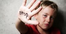 Stire din Social : STOP VIOLENȚEI ÎN GRĂDINIȚE! MAMELE IES ÎN STRADĂ
