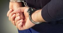 Stire din Eveniment : Reținut după ce și-a bătut nevasta, în plină stradă
