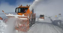 Stire din Actualitate : Circulația rutieră a fost redeschisă pe Transalpina, spre Rânca, după viscolul puternic
