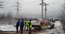 Stire din Social : Galerie foto / VISCOL la Constanța. 41 de localități fără curent electric. Echipele E-Distribuție intervin cu dificultate