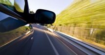 Stire din Eveniment : Prins "zburând" pe autostradă! Aparatul a înregistrat 252 km/h. Cum a fost pedepsit șoferul