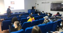 Stire din Cultură-Educație : „Vitralii în negura izolării”, un proiect emoționant dedicat memoriei victimelor regimului comunist
