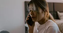 Stire din Eveniment : Atenție la apelurile telefonice! Infractorii folosesc AI pentru a imita vocea celor dragi