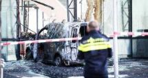 Stire din Actualitate : Atentat în Olanda: O mașină în plină viteză s-a proiectat în sediul unei redacții de presă din Amsterdam