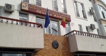 Stire din Cultură-Educație : Voluntarii Colegiului de Arte au oferit… mărțișoare dulci