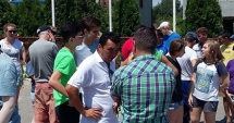 Stire din Social : Voluntarii fac curățenie pe malul lacului Techirghiol