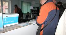 Stire din Social : Vreți să evitați cozile interminabile?  Taxele și impozitele pot fi achitate și la bancă