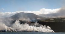 Stire din Actualitate : Lava vulcanului Cumbre Vieja de pe insula La Palma a ajuns să acopere o suprafață de peste 10 hectare în Oceanul Atlantic