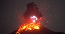Fenomen extrem de rar! Un vulcan și-a creat propriul fulger în timpul erupției