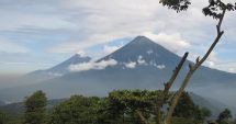 Vulcanul Fuego din Guatemala a intrat în erupţie