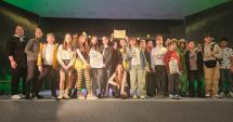 Stire din Cultură-Educație : Elevii români strălucesc la Festivalul de Teatru Francofon din Piano di Sorrento
