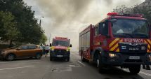 Stire din Eveniment : UPDATE - Panică într-un bloc de pe strada Soveja din Constanța! O mansardă a luat foc