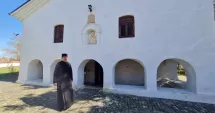 Stire din Cultură-Educație : Povestea incredibilă a lăcașului construit sub pământ. Biserica îngropată din Istria, comoara ascunsă a Dobrogei