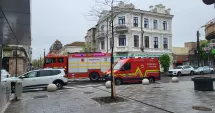 Stire din Eveniment : Incendiu la parterul unui bloc din Constanța. Numeroase persoane evacuate