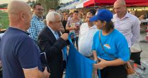 Stire din Actualitate : Ministrul PETRE DAEA și-a pus șorț și-a amestecat borșul. Vizită neașteptată la Festivalul de la Jurilovca