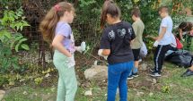 Stire din Cultură-Educație : GALERIE FOTO. Comunitatea Școlii Gimnaziale Nr. 1 Poarta Albă speră ca locuitorii să aprecieze eforturile copiilor