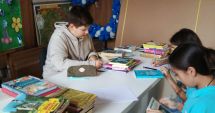 Stire din Cultură-Educație : GALERIE FOTO. Pentru că lor le pasă, au dăruit ”O carte pentru fiecare”. Titluri noi în biblioteca Școlii Nr. 1 Poarta Albă
