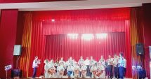 Stire din Cultură-Educație : Spectacol de cântece și dansuri populare pe scena Palatului Copiilor