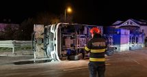 Stire din Eveniment : Un TIR încărcat cu animale s-a răsturnat la ieșirea din Ovidiu
