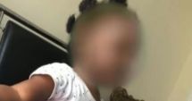 Stire din Actualitate : MAMĂ ARESTATĂ, după ce s-a filmat când îi dădea COPILULUI ei să fumeze MARIJUANA