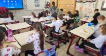 Stire din Social : De la ecrane la culoare. Elevii Școlii Gimnaziale nr. 28 au învățat să se distreze fără telefoane