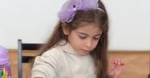 Stire din Cultură-Educație : Atelier artistic pentru copii. Cei mici au „călătorit” în lumea animalului lor spiritual
