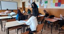 Stire din Cultură-Educație : Bursele se acordă elevilor care susțin examene naționale și-n luna iunie