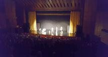 Stire din Cultură-Educație : "Cum se face" o comedie pentru oameni inteligenți, pe scena Casei de Cultură