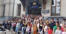 Stire din Cultură-Educație : Experiența de a fi ”părinte pentru o zi”, din altruism pentru copiii din Centrul de zi Isaccea
