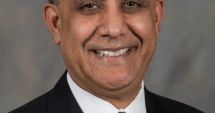 Stire din Cultură-Educație : Doctor Honoris Causa al Universității ”Ovidius” pentru Asif J. Chaudhry, fost ambasador al Statelor Unite ale Americii în Republica Moldova