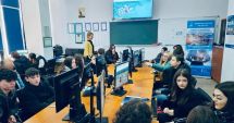 Stire din Cultură-Educație : Liceenii constănțeni au experimentat lucrul pe simulatoarele de la UMC