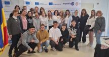 Stire din Cultură-Educație : Elevii Liceului Teoretic „Traian” au învăţat cum să se ferească de  fenomenul de știri false din mediul digital