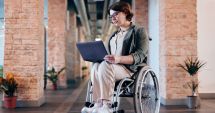 Stire din Social : Milioane de români vulnerabili își primesc banii de la stat. Plățile pentru luna octombrie au fost finalizate