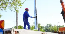 Stire din Social : Lucrările la noul sistem de iluminat public avansează. Ce străzi sunt vizate zilele acestea