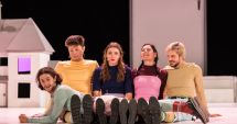 Spectacolul „8 tați” se joacă cu casa închisă la Festivalul Internațional de Teatru și Arte Performative de la Brăila