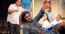 Stire din Cultură-Educație : SEAS 2025. „Părinți” – comedia tandră a unei copilării în România anilor ’80–’90