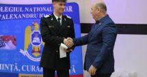 Stire din Cultură-Educație : Elev militar premiat pentru rezultate excelente la învățătură