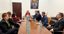 Stire din Cultură-Educație : Noul președinte al Federației Naționale a Părinților, față-n față cu ministrul Ligia Deca
